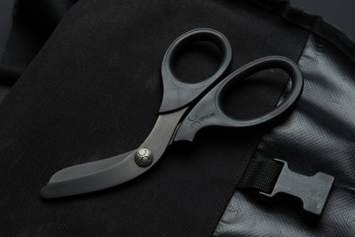 XSHEAR Heavy duty trauma shears, black handels, black titanium coated blades